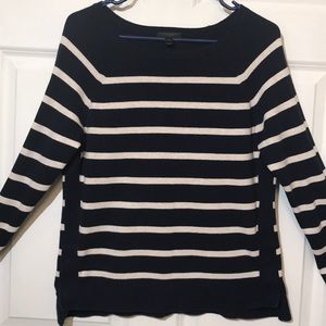 Great J Crew Navy Sweater - Excellent Condition 🦋